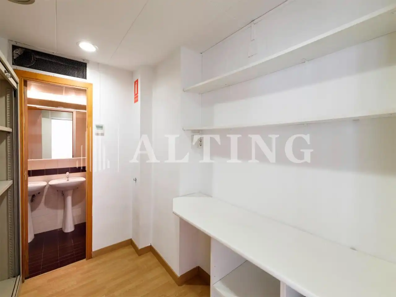Habitación de Oficina de alquiler en Barcelona con Calefacción