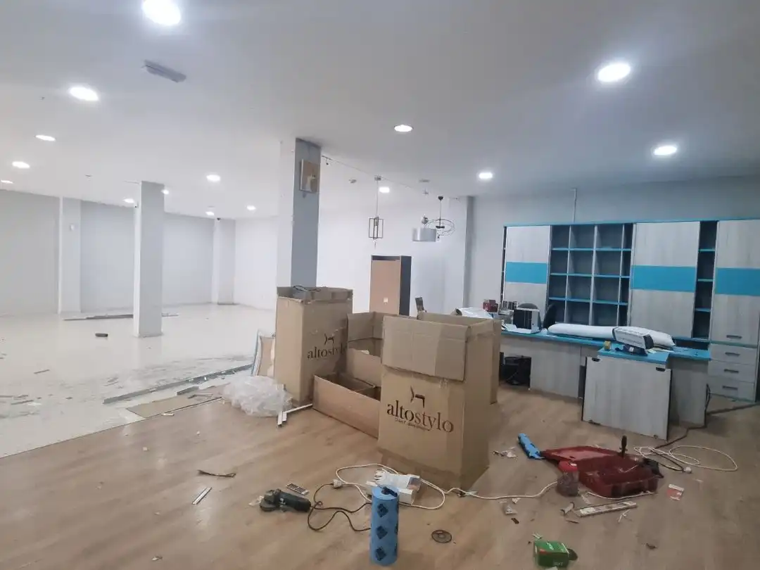 Local comercial en venta en Calle de los Marismeños 8, imagen 3