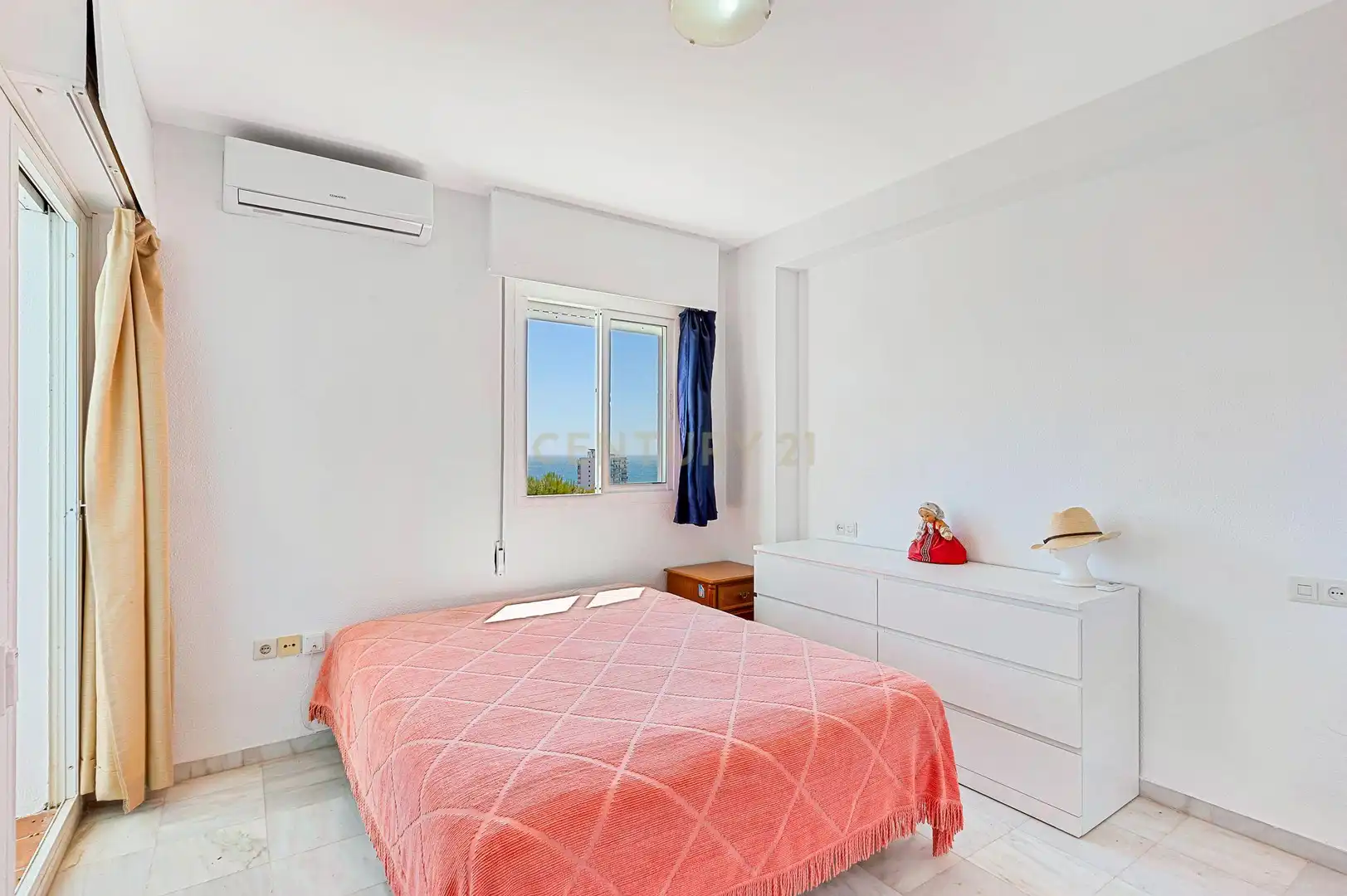 Habitación de Casa o chalet en venta en Benalmádena con Aire acondicionado, Jardín privado y Trastero