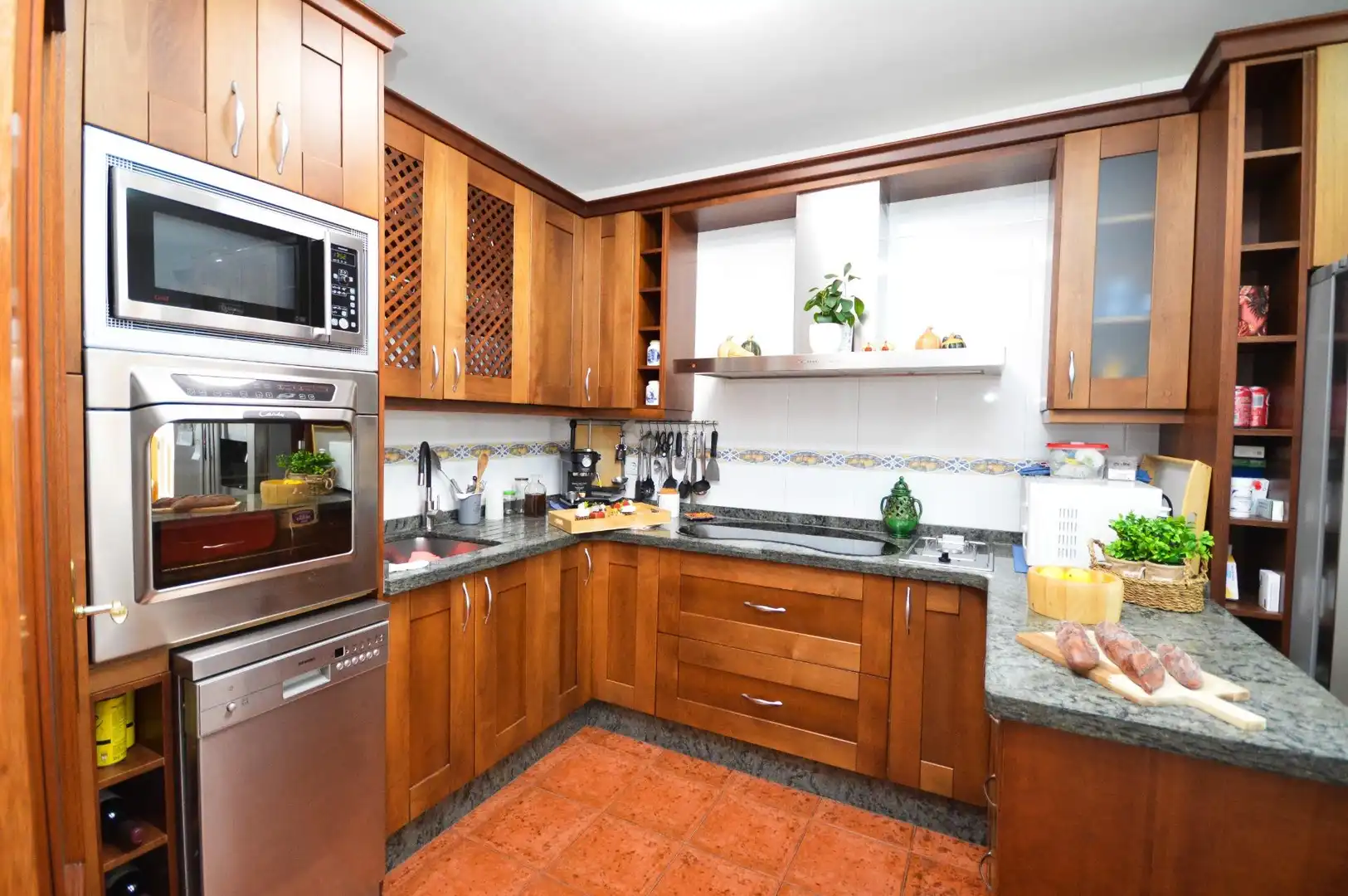 Casa con jardín en venta en Calle Calle Aneto 14, imagen 6