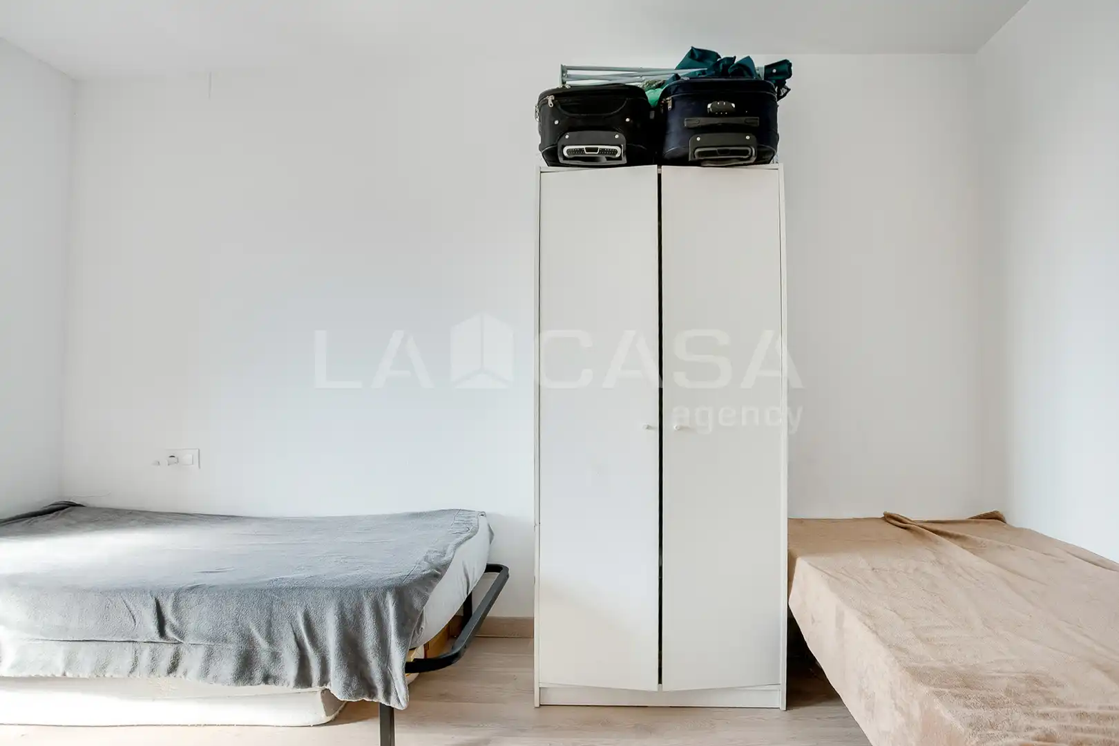Bedroom of Attic for sale in L'Hospitalet de Llobregat  with Balcony