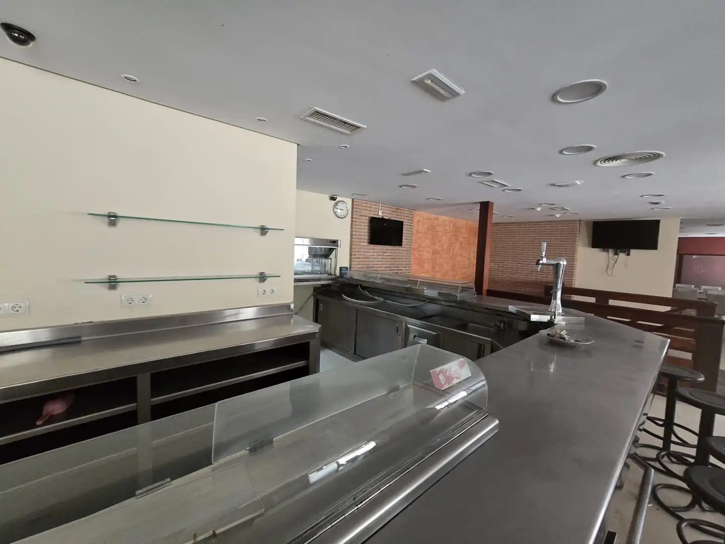 Kitchen of Buildings for sale in Esquivias  with Alarm