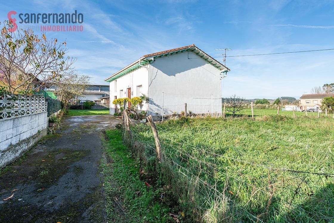 Casa o xalet en venda en Torrelavega  amb Jardí privat i Traster