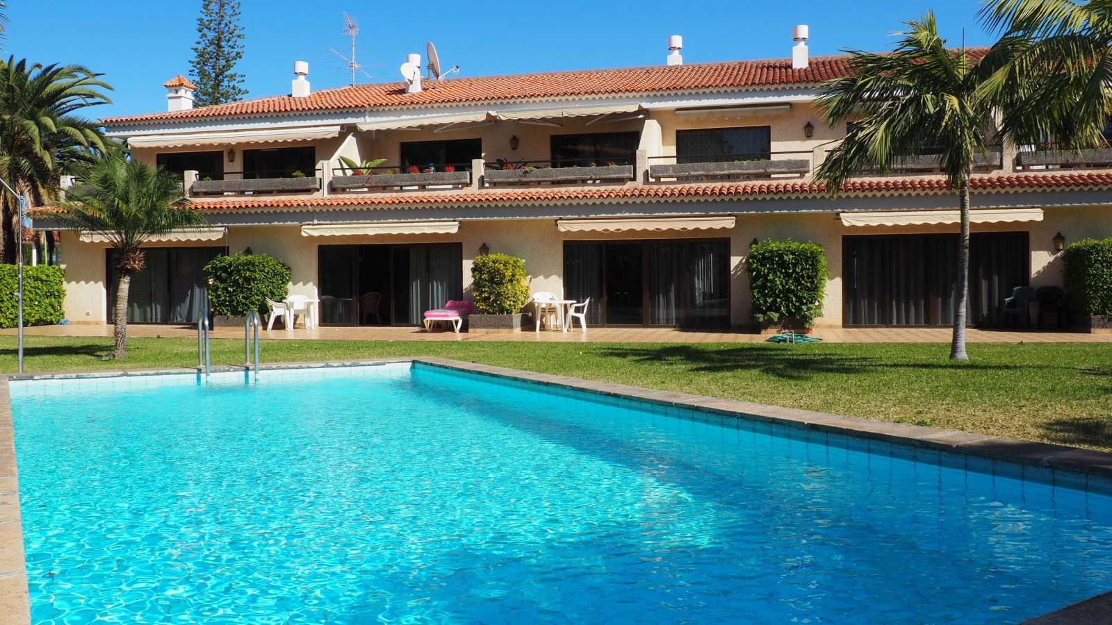 Swimming pool of Apartments for share in Puerto de la Cruz  with Air Conditioner, Heating and Terrace
