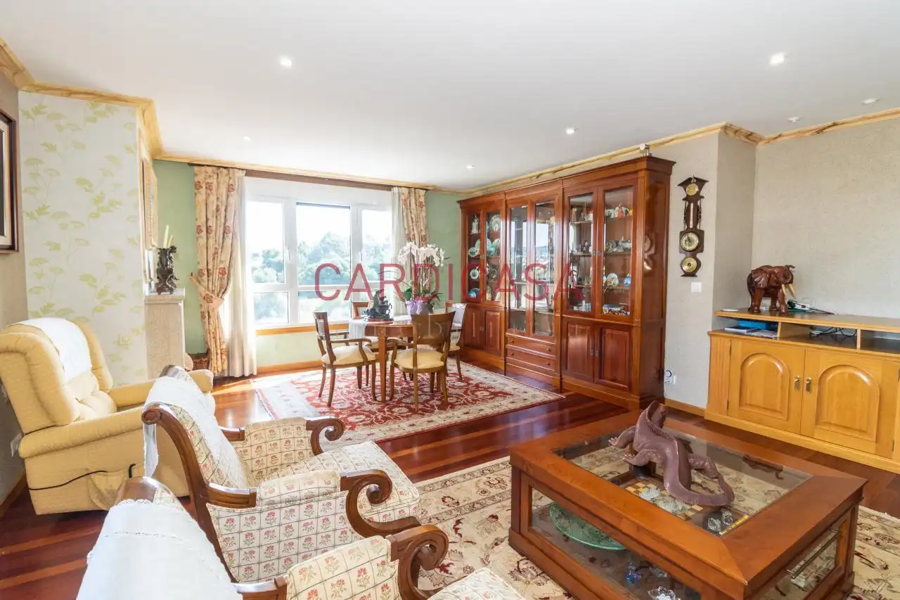 Sala de estar de Casa o chalet en venta en Vigo  con Calefacción, Jardín privado y Parquet