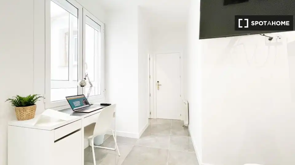 Room in Universidad - Malasaña