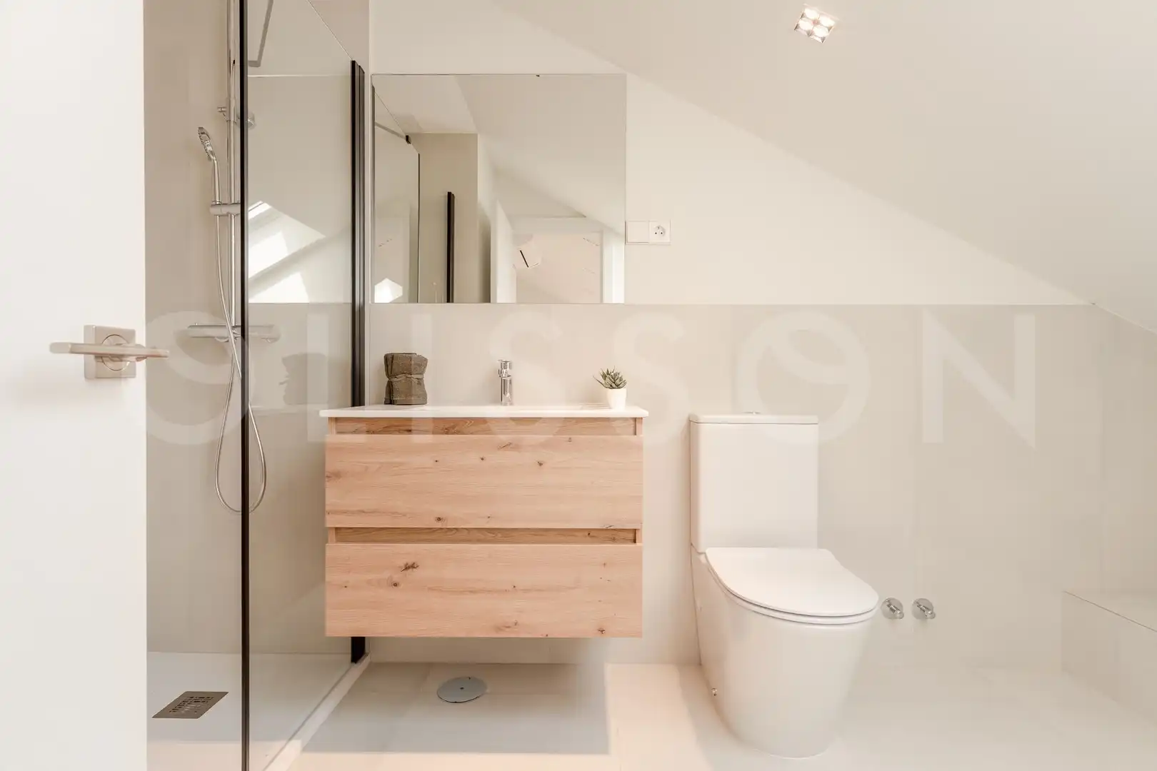Bathroom of Houses for sale in Madrid  with Air Conditioner, Heating and Private garden