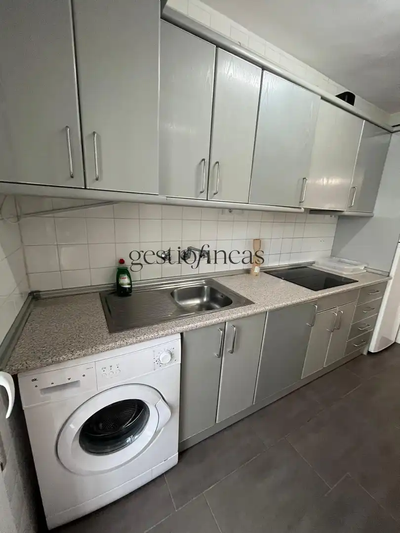 Apartments for rent in Avenida ENRIC GRANADOS, Regueral - Prat d'en Forés