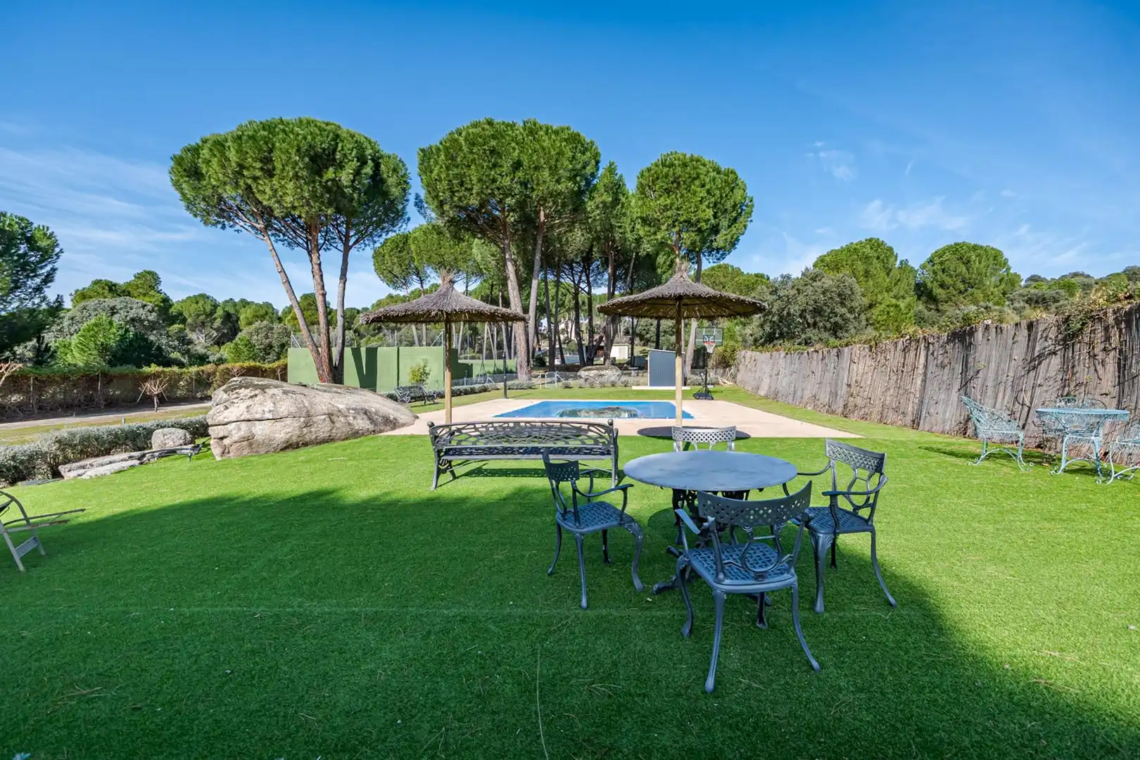 Terrassa de Finca rústica en venda en El Tiemblo  amb Calefacció, Jardí privat i Terrassa