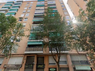 Pis amb balcó en venda a Centre - Sant Oleguer
