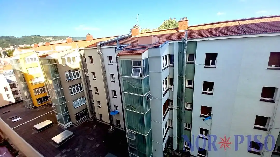 Vista exterior de Pis en venda en Bilbao  amb Calefacció, Terrassa i Moblat