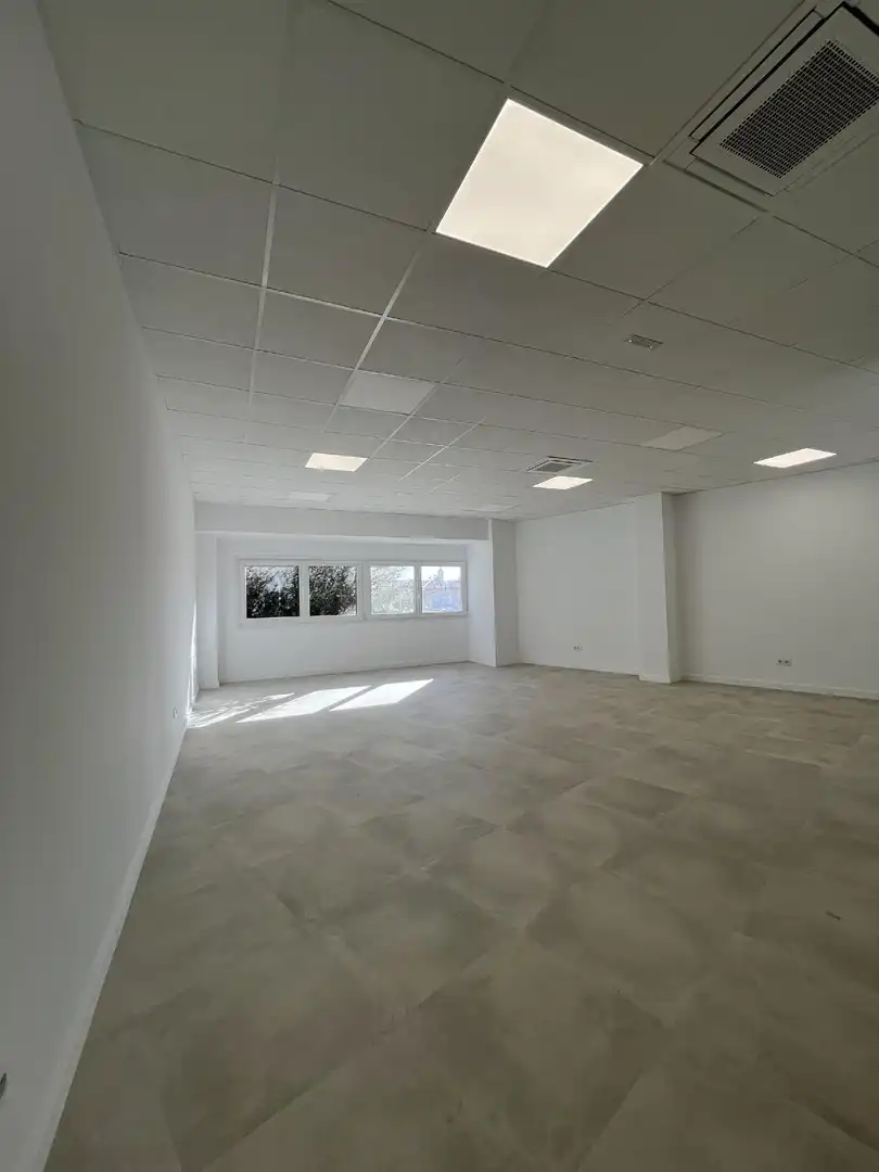 Local comercial en alquiler en Cassà de la Selva, imagen 2