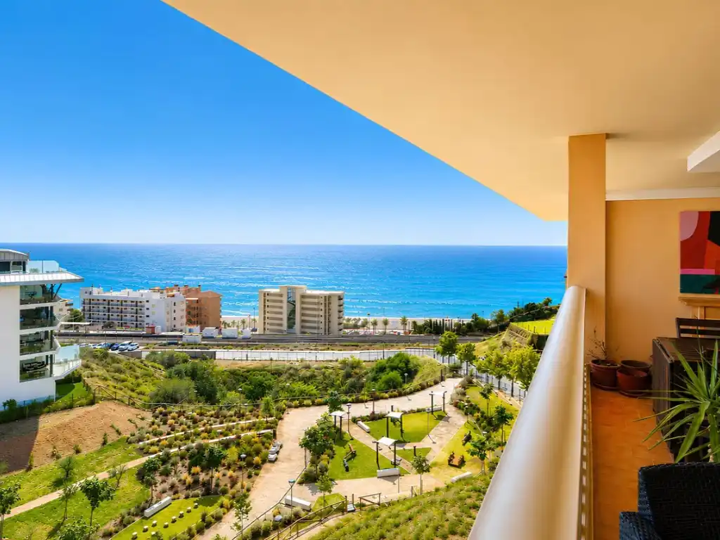 Vista exterior de Pis en venda en Fuengirola amb Aire condicionat, Jardí privat i Terrassa