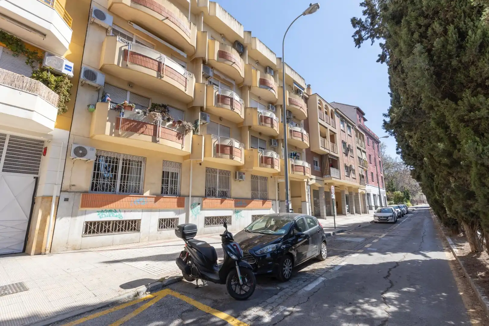 Vista exterior de Pis en venda en Granada amb Aire condicionat, Calefacció i Terrassa
