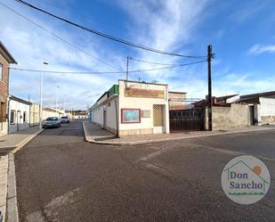 Exterior view of Premises for sale in Aldeamayor de San Martín