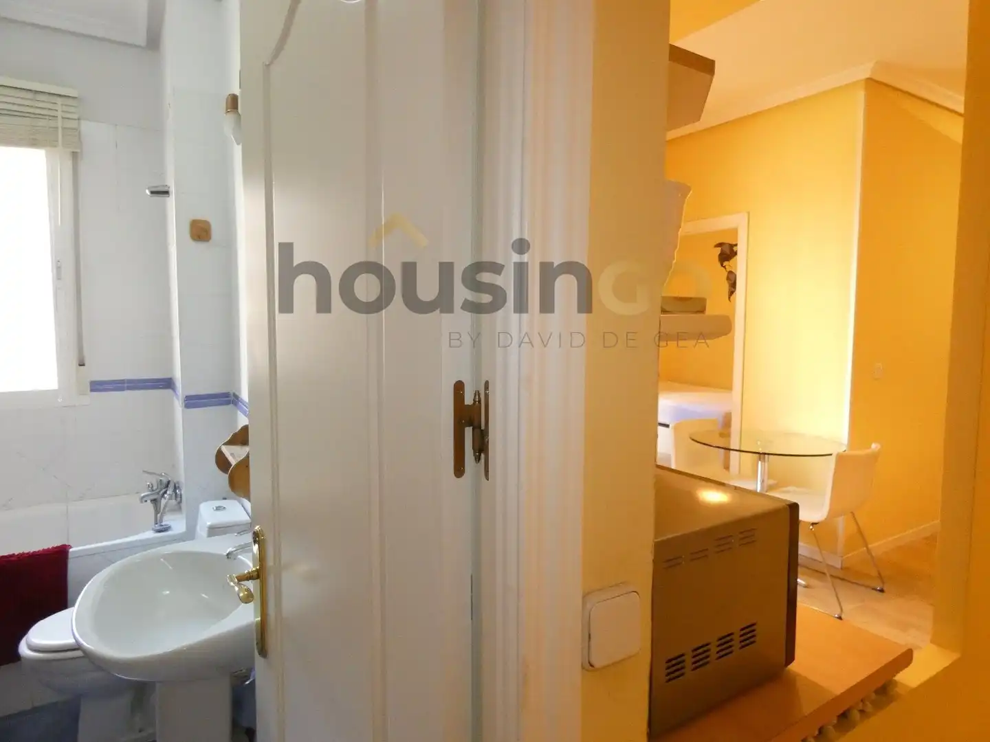 Bathroom of Apartments for rent in Madrid  with Air Conditioner, Heating and Furnished