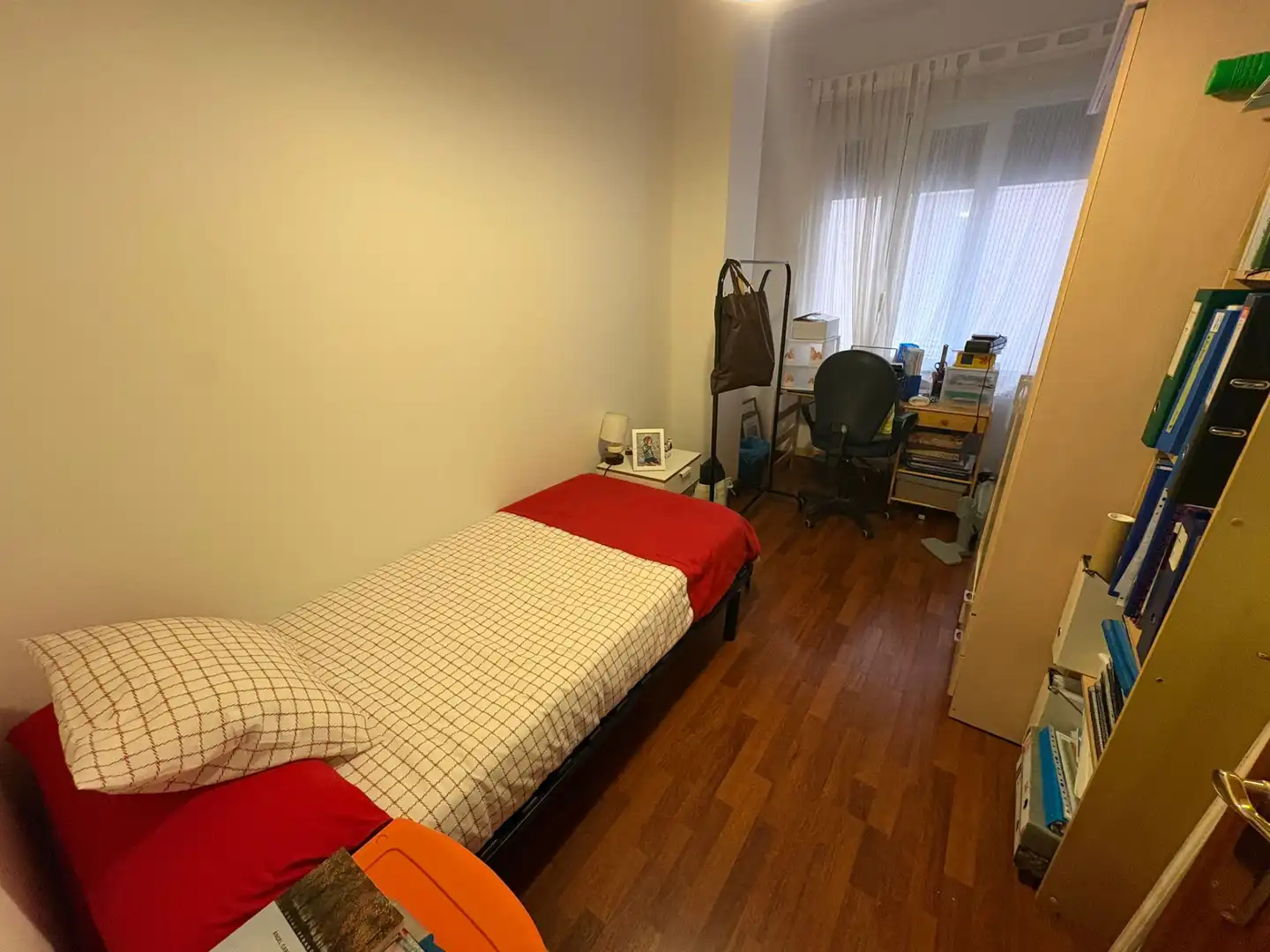 Dormitori de Pis en venda en Burgos amb Calefacció, Parquet i Terrassa