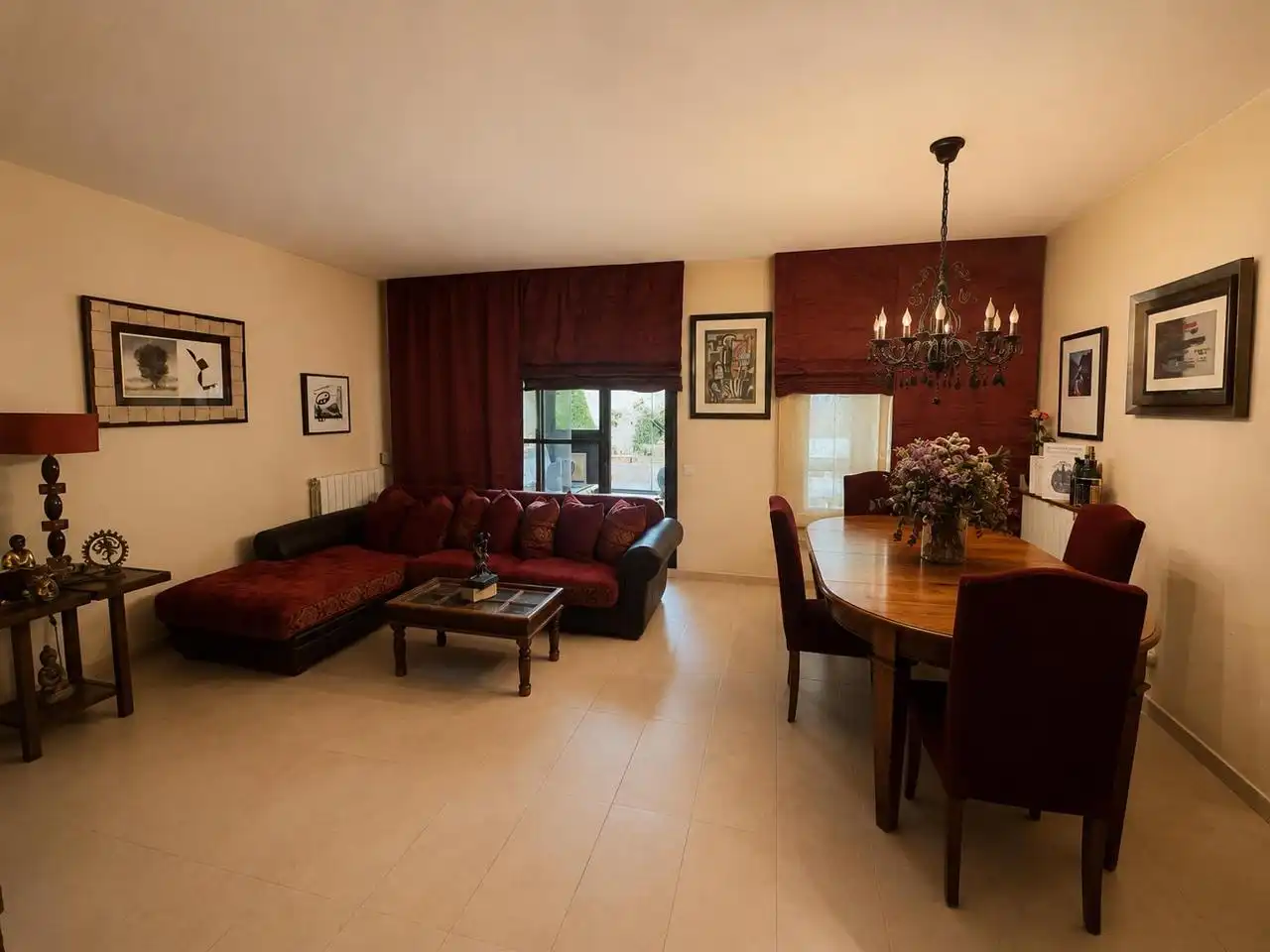 Sala d'estar de Casa o xalet en venda en Zaragoza amb Aire condicionat, Calefacció i Jardí privat