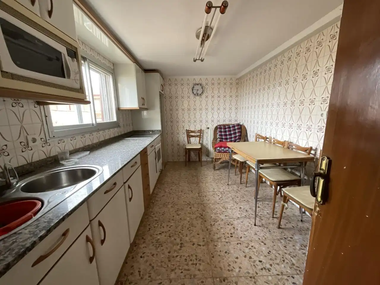 Kitchen of Houses for sale in Cirueña  with Heating, Private garden and Furnished