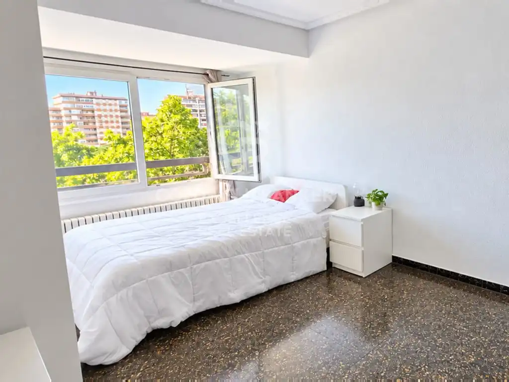 Piso con terraza en venta en Paseo Pechina, imagen 7