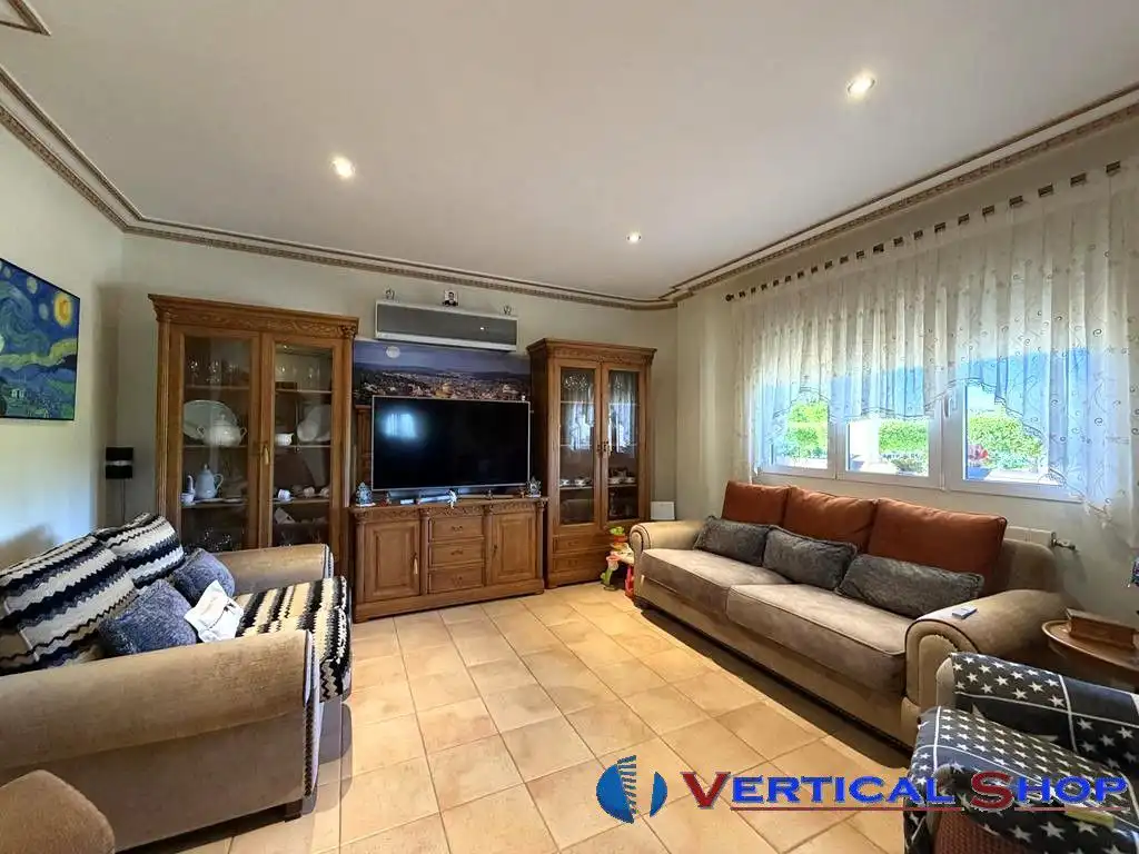 Sala d'estar de Casa o xalet en venda en Yecla amb Aire condicionat i Calefacció