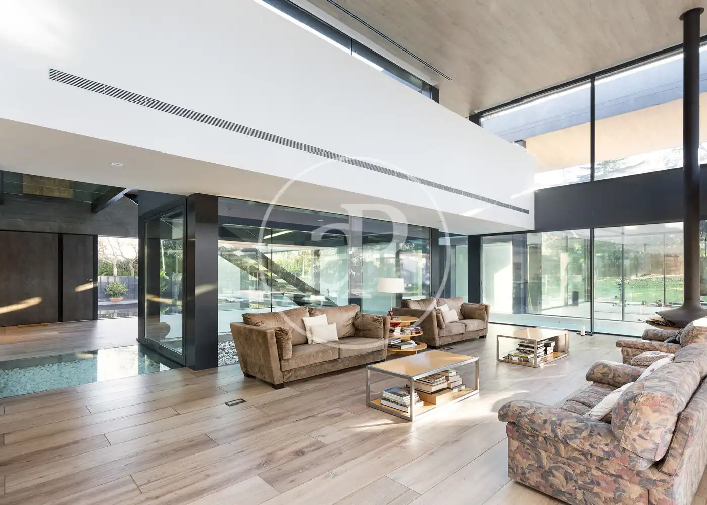 Living room of Houses for sale in Sant Cugat del Vallès  with Air Conditioner, Heating and Private garden