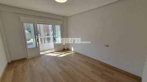 Photo 2 of Flat for rent in Calle Cuba, Centro, Avilés