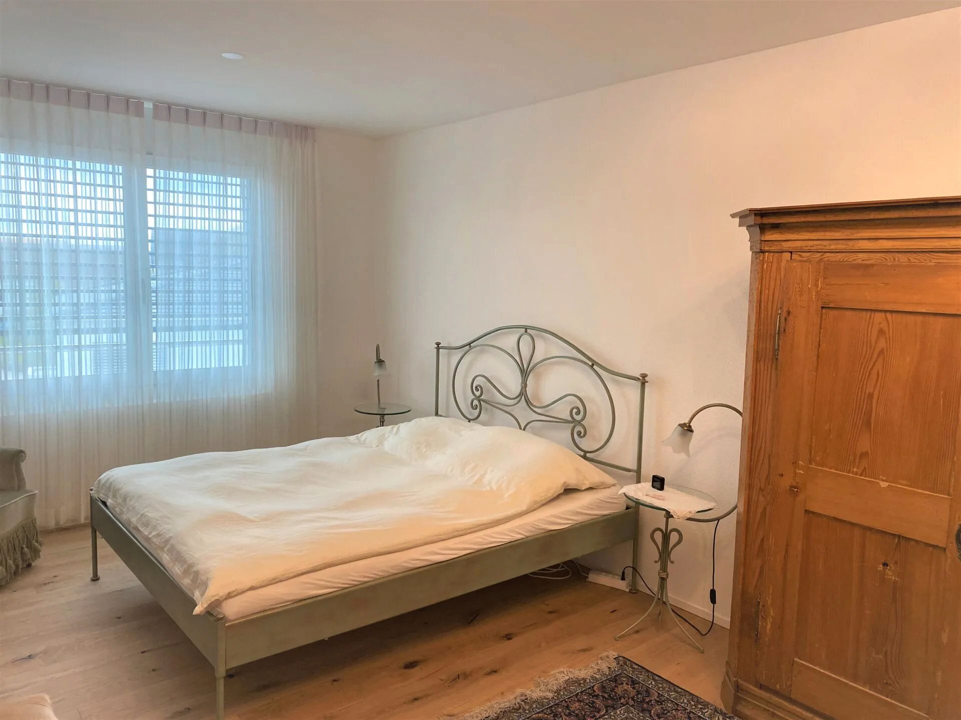 Dormitori de Pis de lloguer en  Toledo Capital amb Moblat i Es permeten mascotes