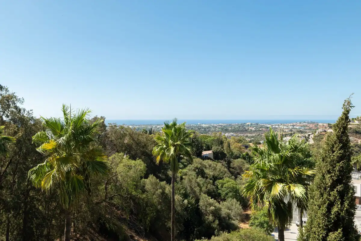 Vista exterior de Ático de alquiler en Estepona con Aire acondicionado, Jardín privado y Terraza