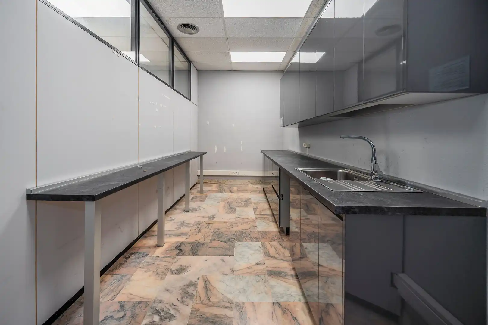 Cocina de Oficina en venta en Madrid con Aire acondicionado y Calefacción