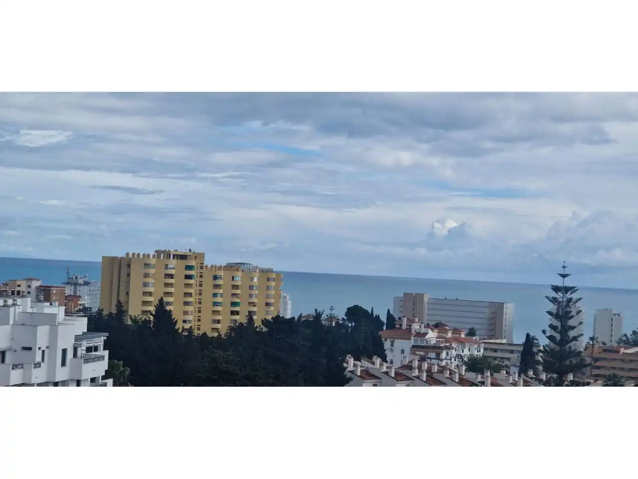 Vista exterior de Ático en venta en Benalmádena con Aire acondicionado, Calefacción y Terraza
