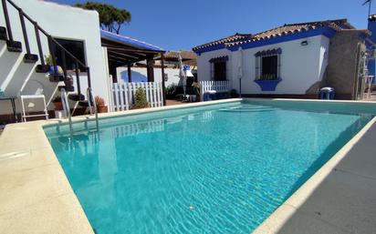 Piscina de Casa o xalet en venda en Chiclana de la Frontera amb Aire condicionat, Calefacció i Jardí privat