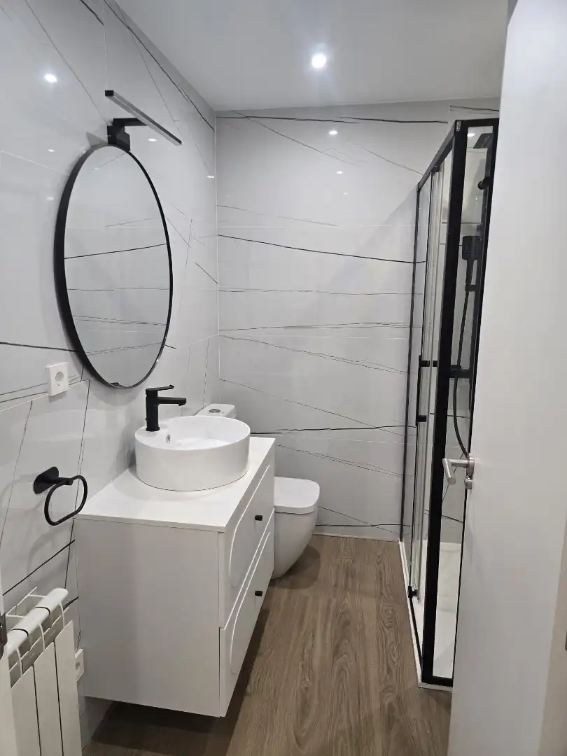 Bathroom of Flat for rent in Vigo 