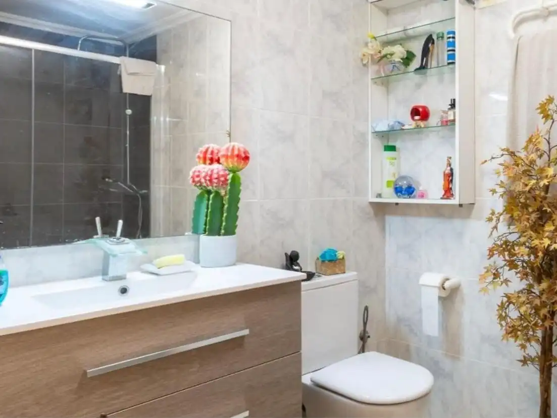 Baño de Apartamento en venta en Tavernes de la Valldigna con Terraza y Piscina comunitaria