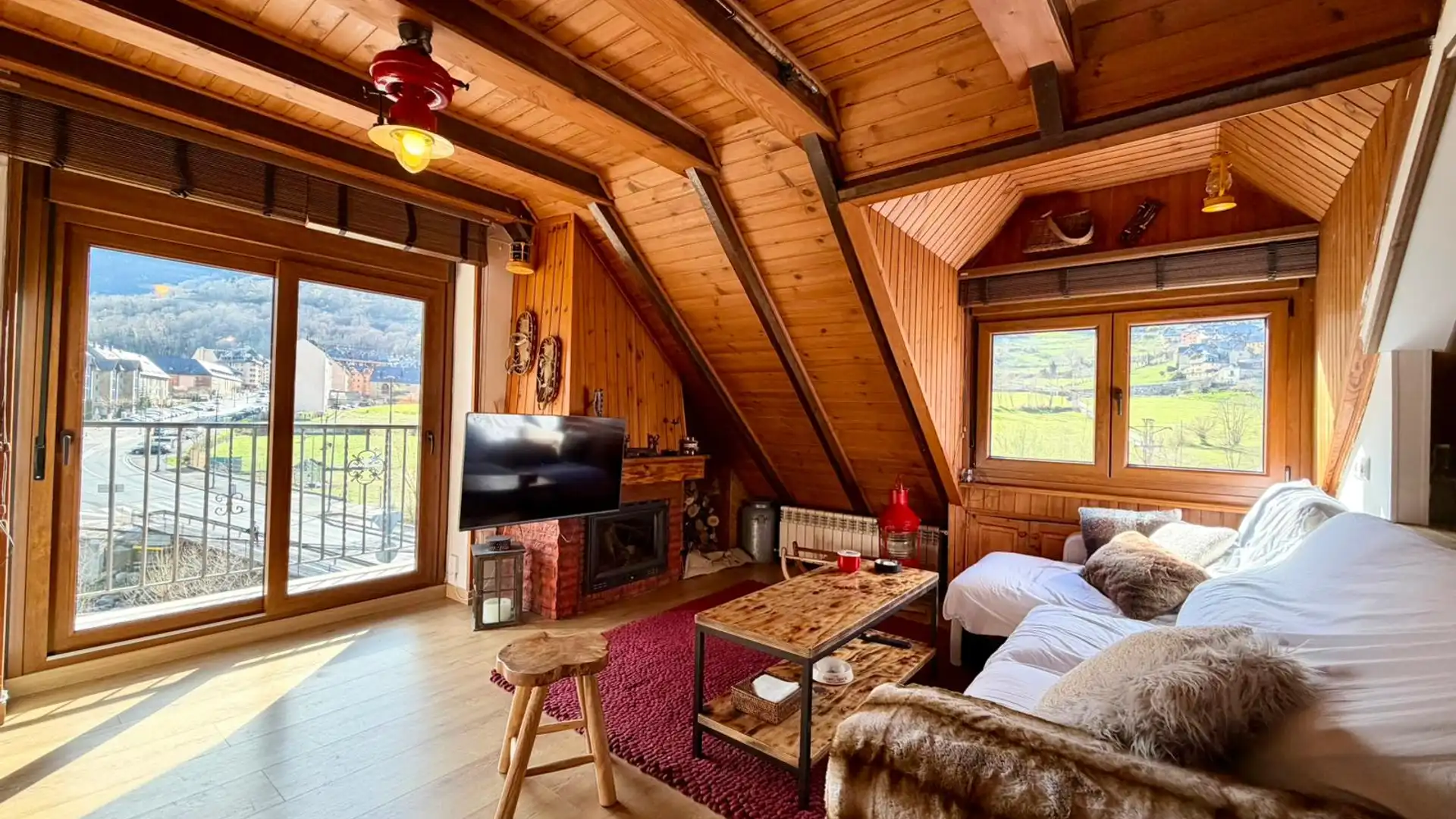 Living room of Duplex for sale in Vielha e Mijaran  with Heating, Furnished and Balcony