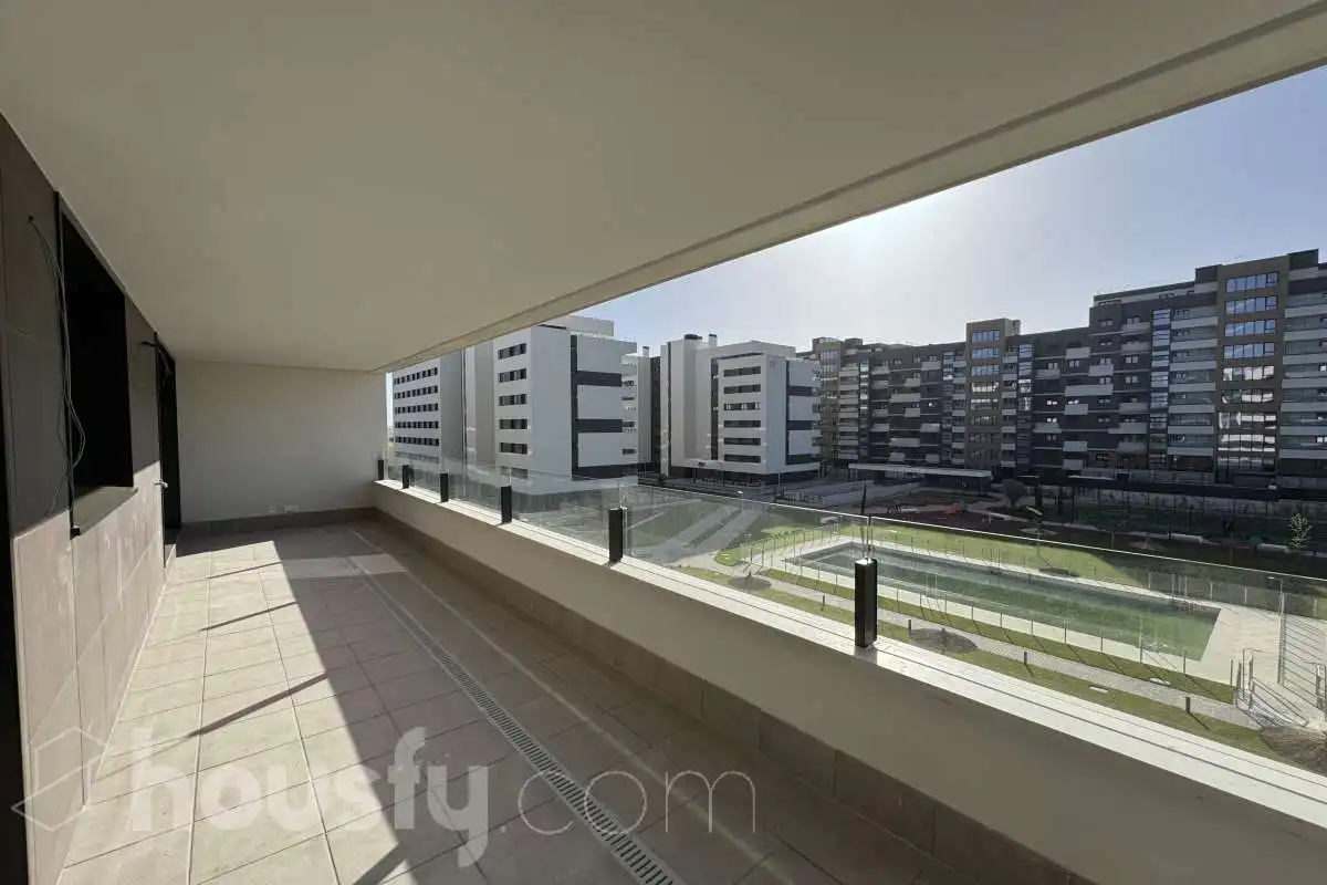 Terrace of Flat for rent in Tres Cantos  with Heating, Storage room and Community pool