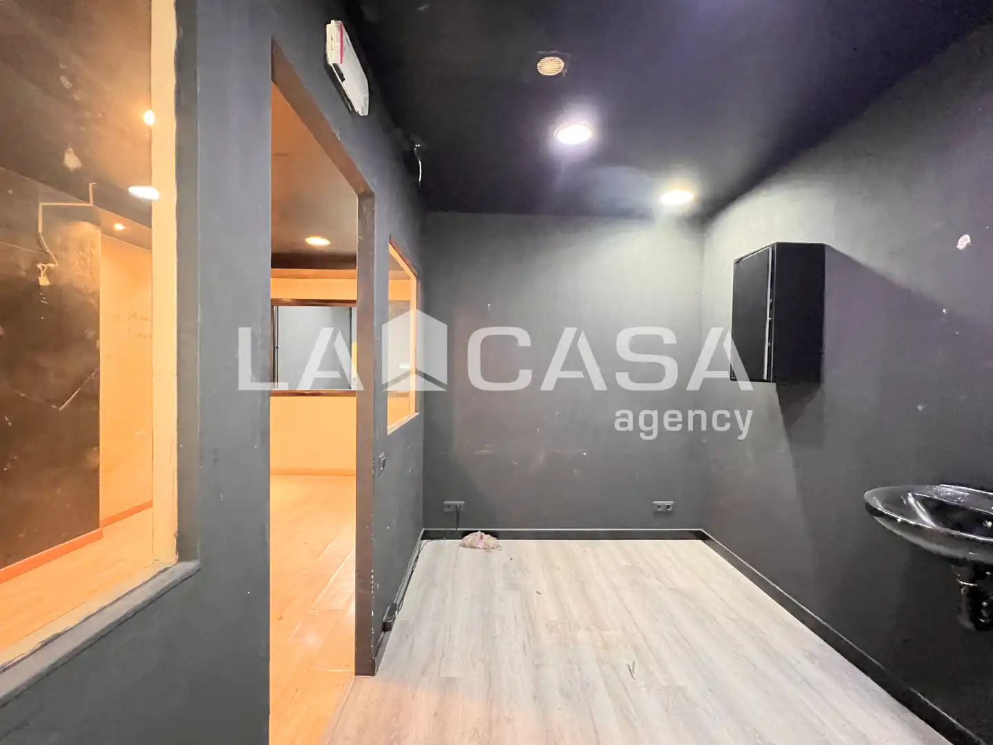 Business premises for sale in Artigues - Llefià, imagen 10