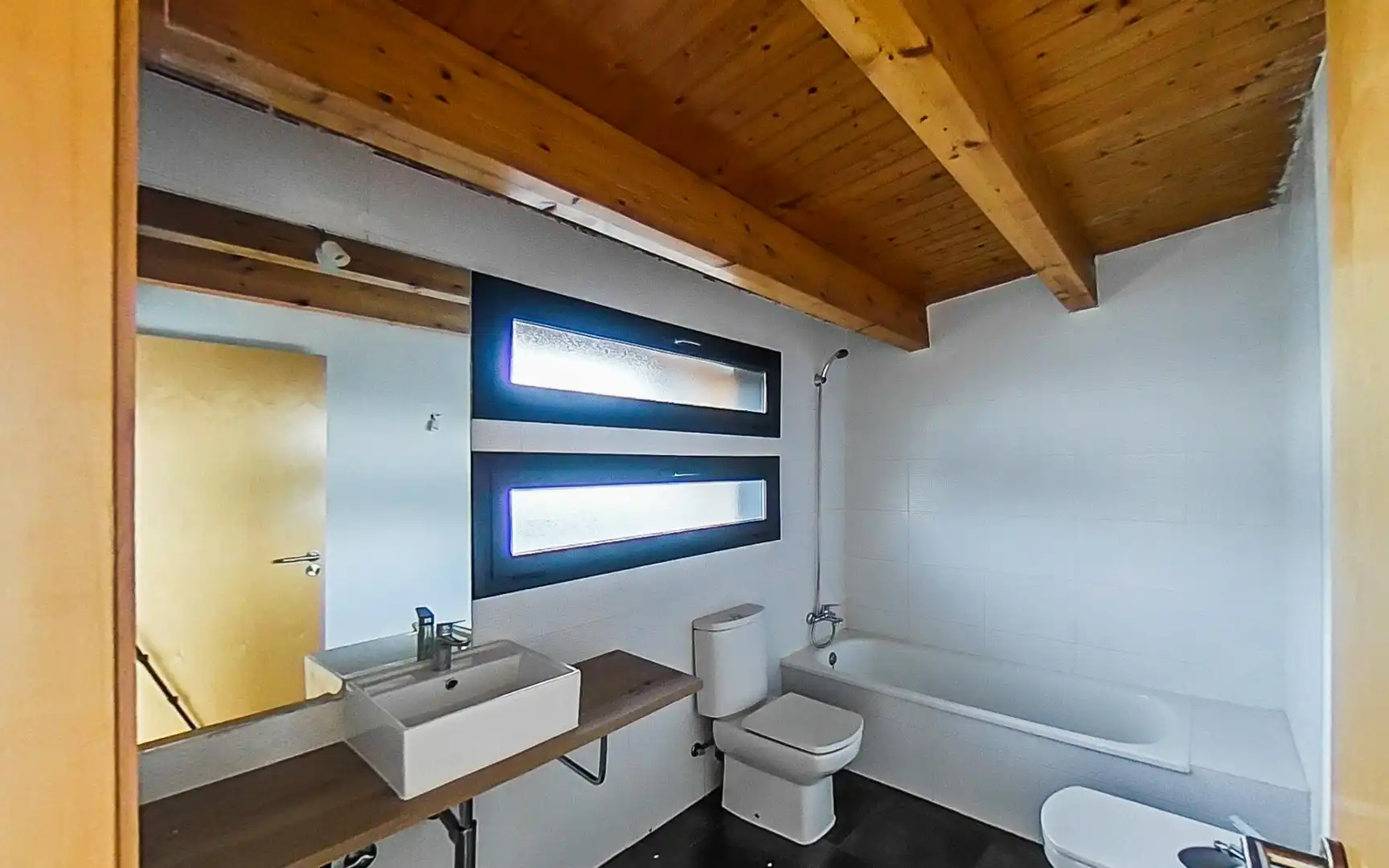 Baño de Casa adosada en venta en Tremp con Calefacción, Jardín privado y Terraza