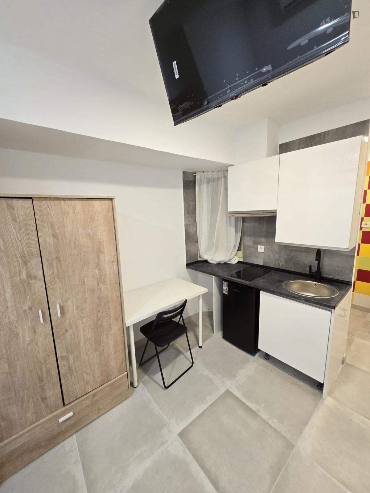 Study to rent in Lucero