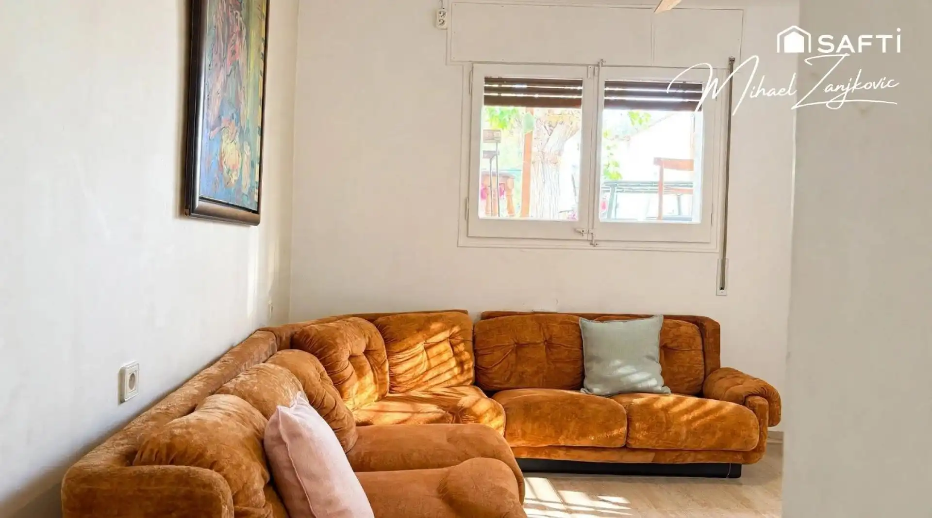 Sala d'estar de Casa adosada en venda en Girona amb Aire condicionat, Calefacció i Terrassa