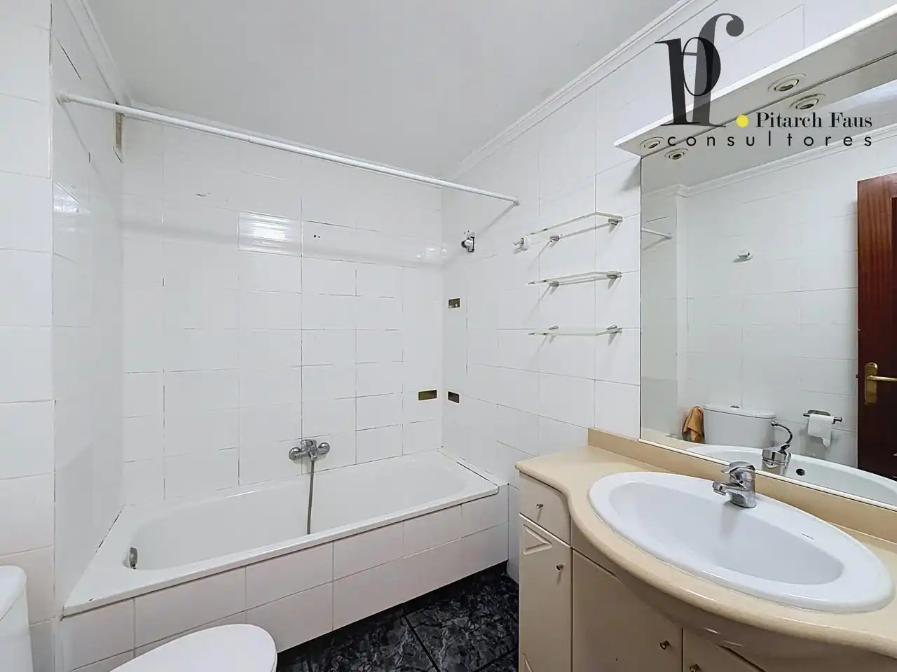Bathroom of Flat for rent in Aldaia, Valencia