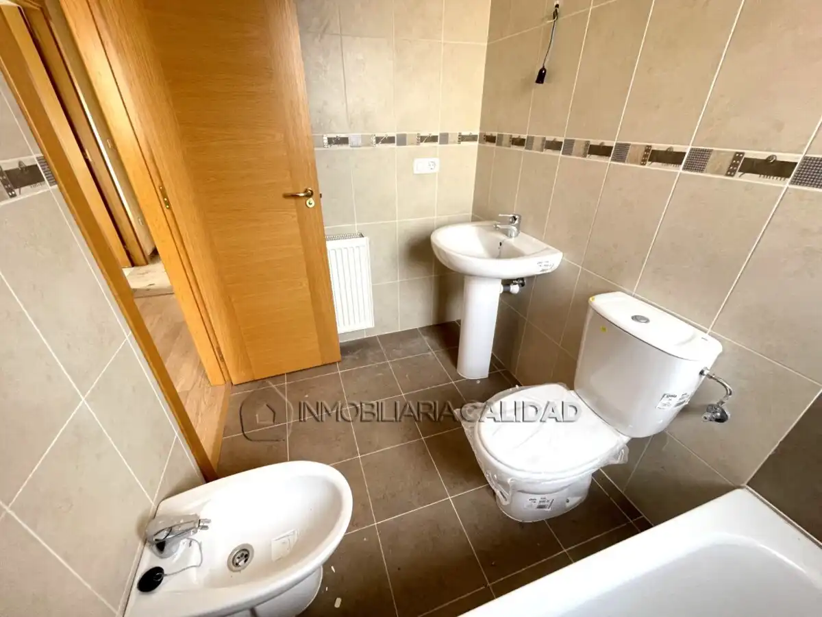 Bany de Casa o xalet en venda en Alfoz de Quintanadueñas amb Calefacció