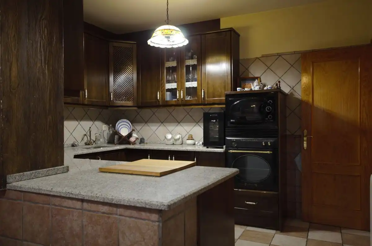 Cocina de Casa adosada en venta en Fuensalida con Calefacción, Trastero y Amueblado