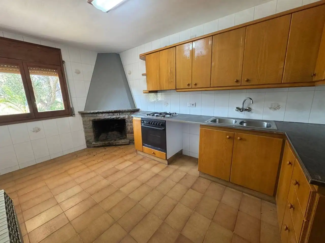 Cuina de Finca rústica en venda en Canovelles amb Calefacció, Jardí privat i Terrassa