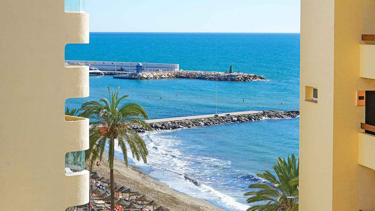Dormitori de Estudi en venda en Marbella amb Aire condicionat, Terrassa i Piscina