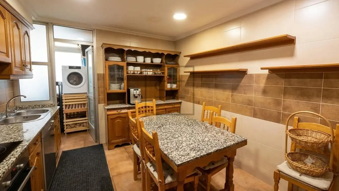 Küche von Wohnung zum Verkauf in Ferrol mit Heizung und Abstellraum