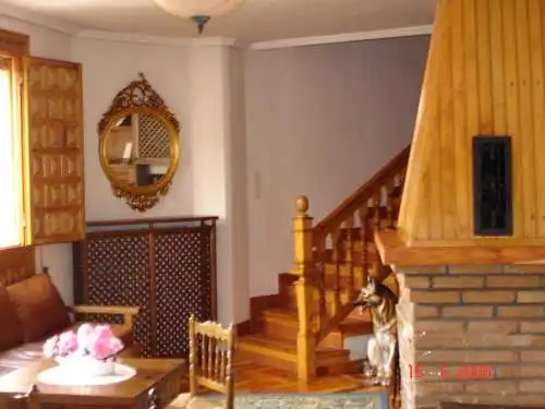 Casa o xalet en venda en El Cuervo amb Calefacció, Parquet i Moblat