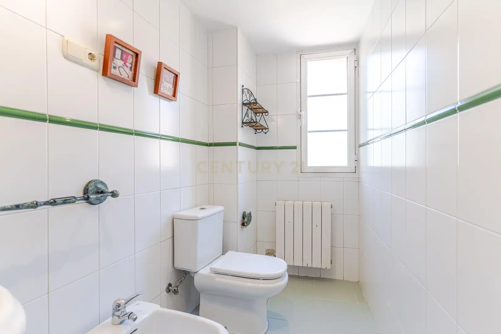 Bathroom of Houses for sale in Armilla  with Storage room and Community pool