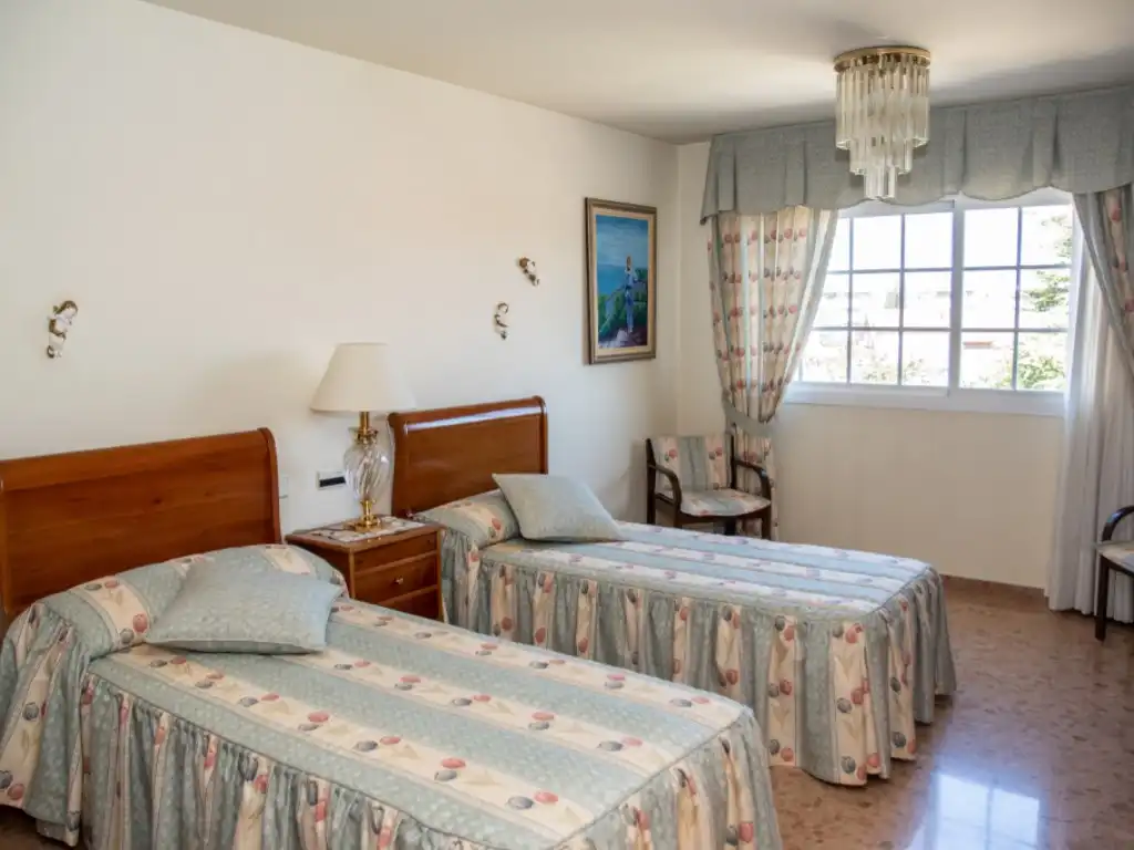 Dormitori de Casa adosada en venda en Cuarte de Huerva amb Aire condicionat, Jardí privat i Piscina