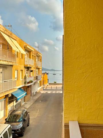 Piso en Venta en  Avenida de España en Los Nietos